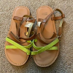 Girls GAP glitter strap sandals. Size 1y.